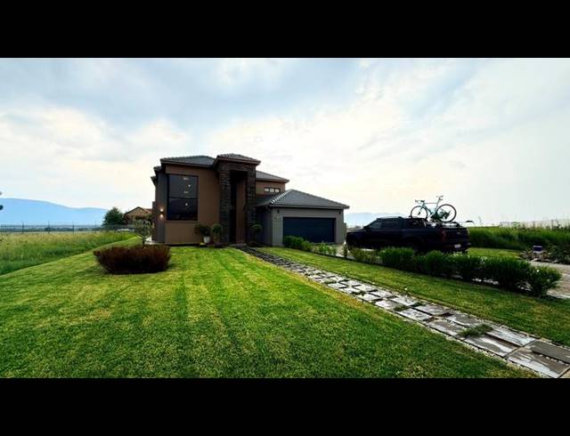 4 BEDROOM HOUSE FOR SALE IN EVERGLADES ESTATE